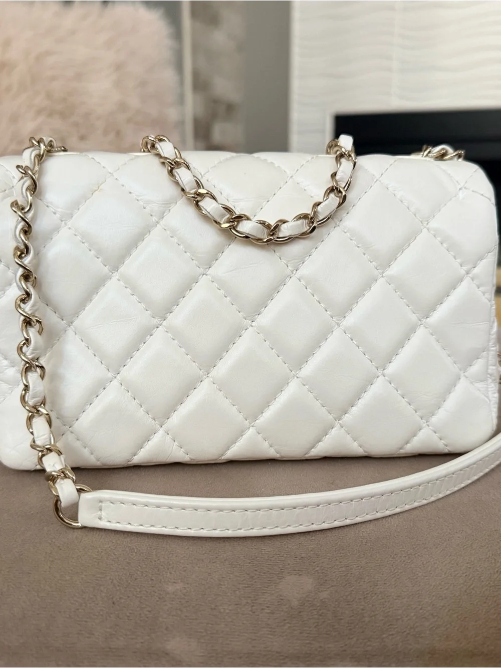 CHANEL Cream Quilted Chevron Leather Crossbody Bag with Gold Chain Small